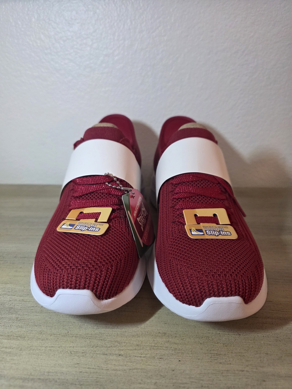 Skechers Womens Slip-Ins Athletic Shoe Red Size 6 NWT Heart - Picture 3 of 6